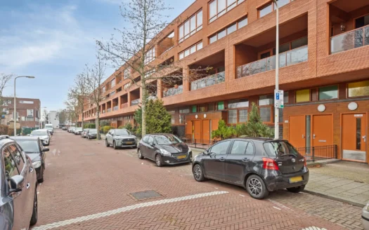 Oosterhesselenstraat 325